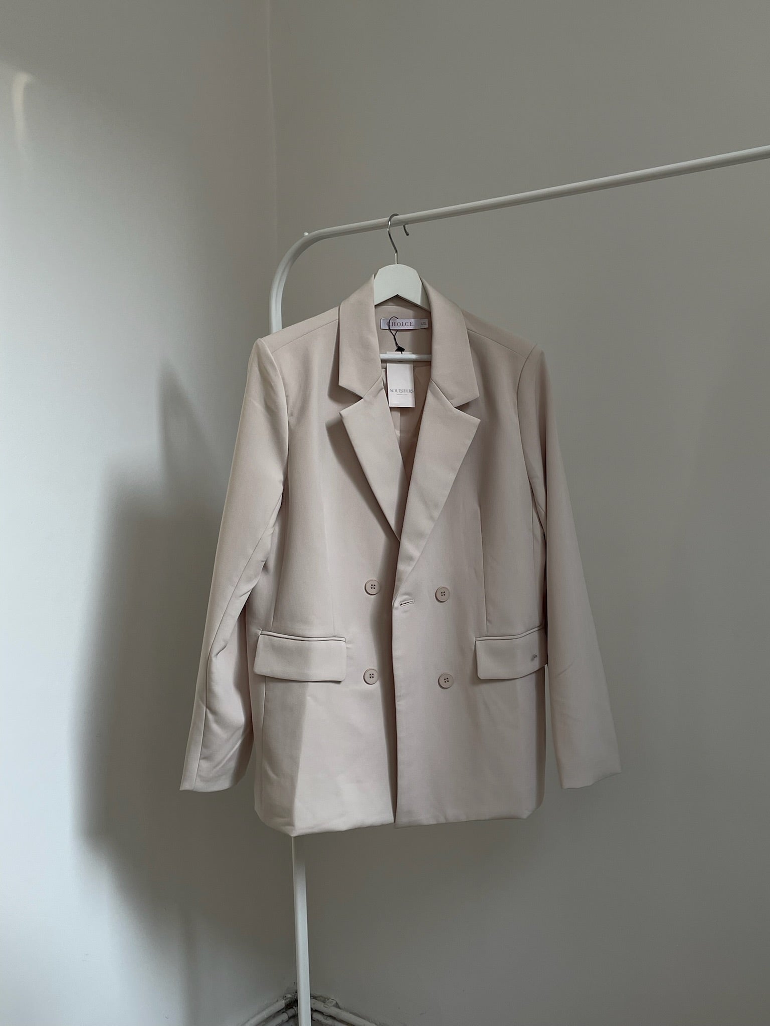 Blazer Abby Seitenansicht – figurbetonter Damen-Blazer, soulsiders