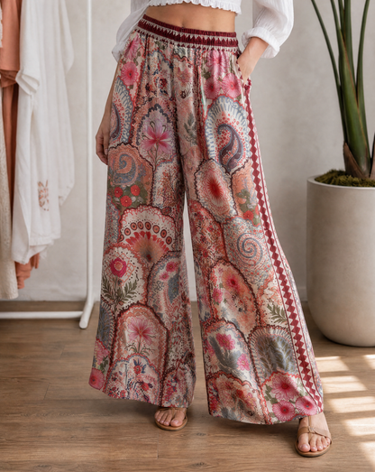 Hose Noelle Nahaufnahme – Blumenmuster-Detail der Damen-Hose, soulsiders