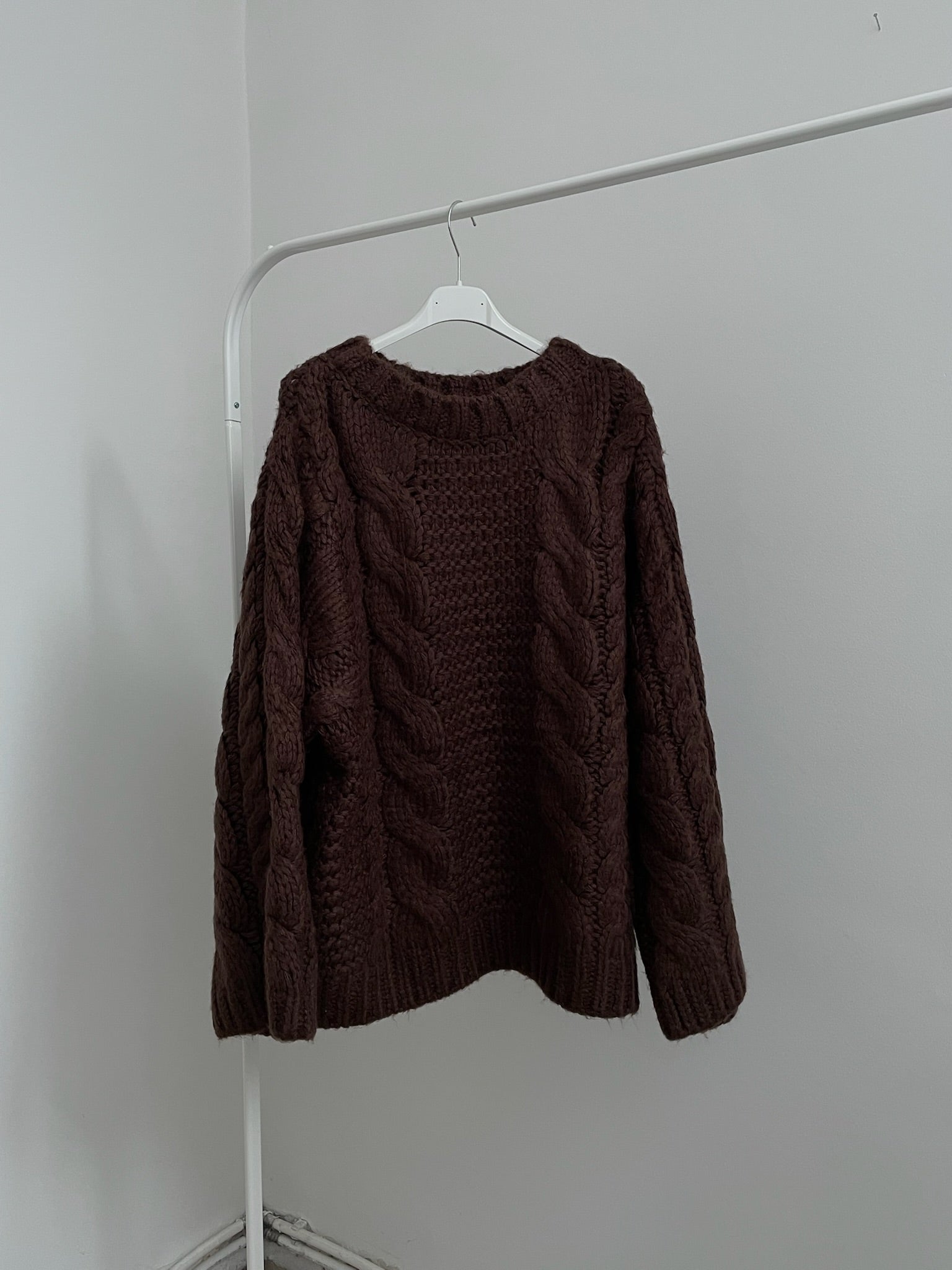 Pullover Riccarda – klassischer Zopfstrickpullover mit Rundhals