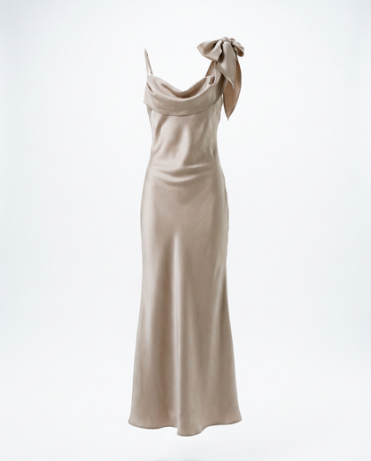 Kleid Riri Packshot in Champagner – elegantes Festkleid, soulsiders