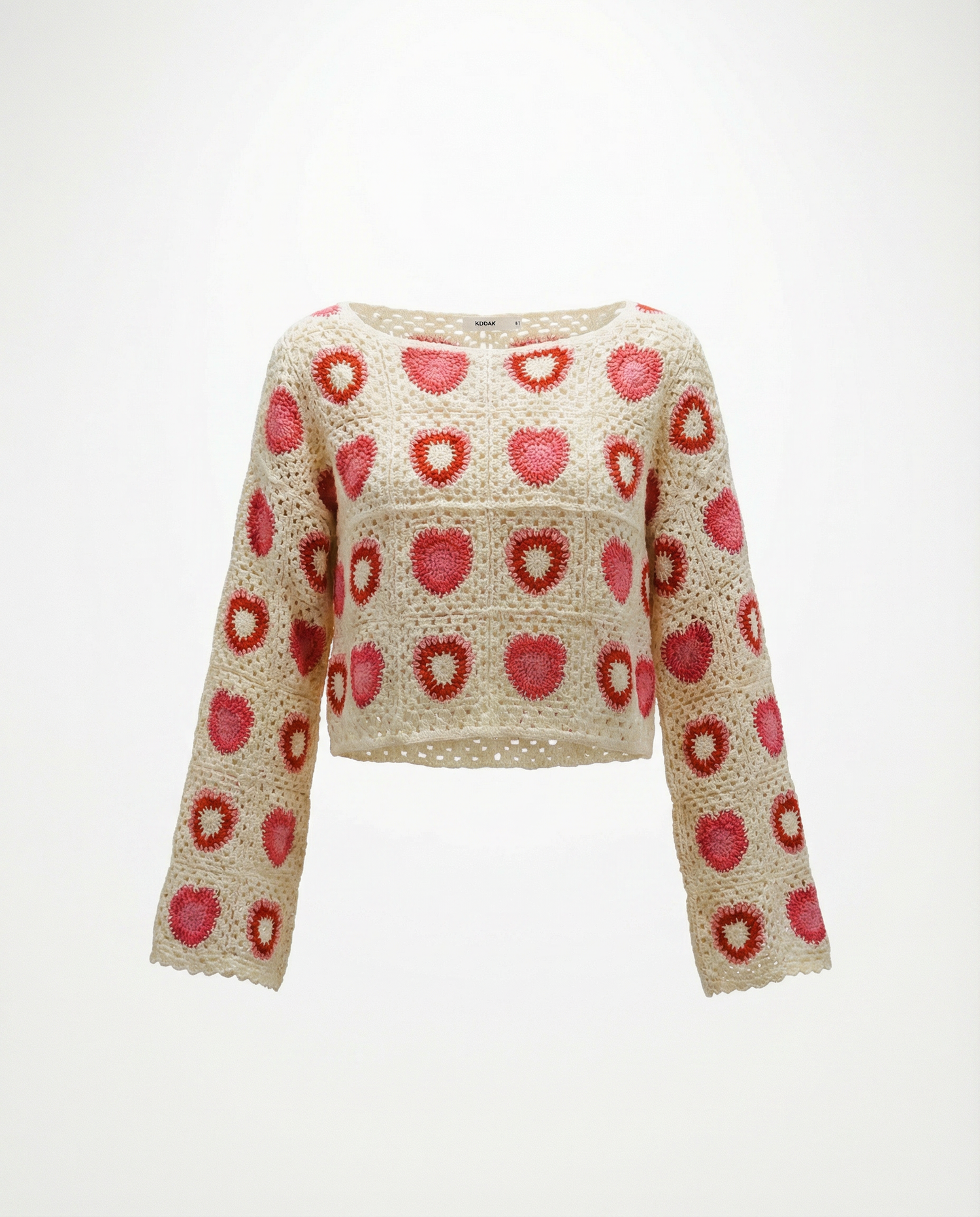 Häkelshirt Stella Packshot – Crochet-Top mit Herzmuster, soulsiders