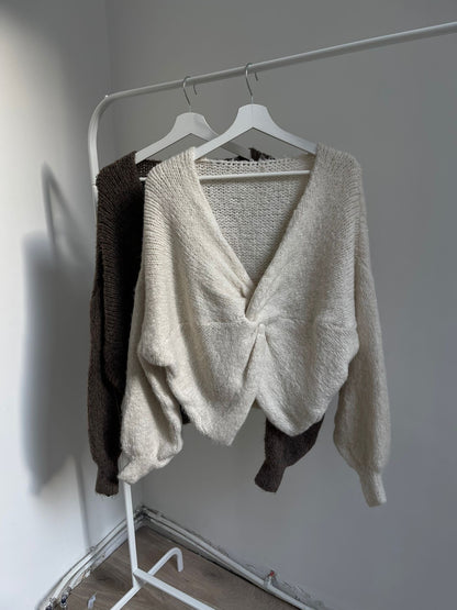 Pullover Knot – weicher Strickpullover mit Twist-Detail