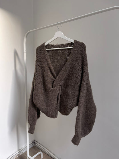 Pullover Knot – weicher Strickpullover mit Twist-Detail