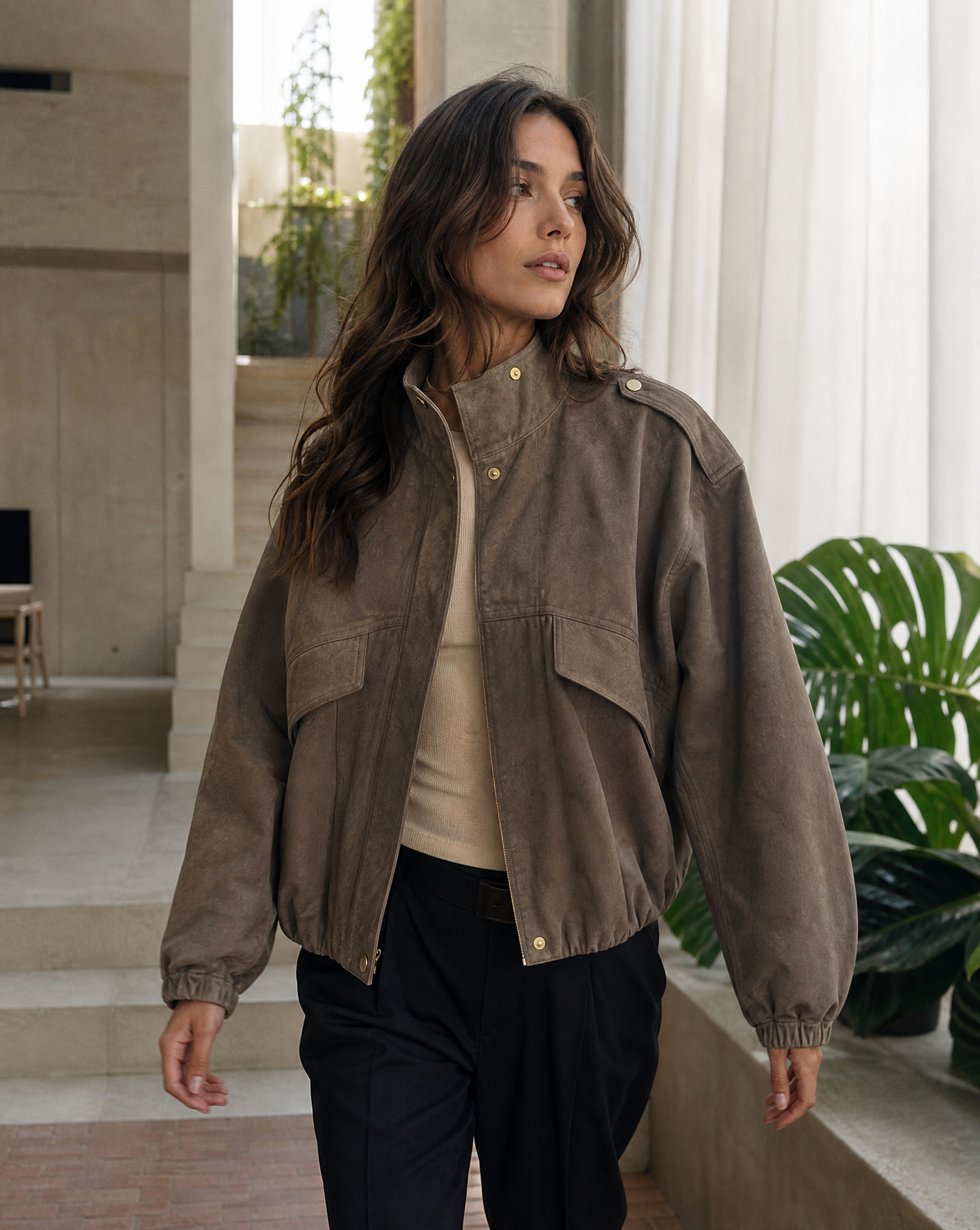 Veloursjacke Nova Braun Tragebild 2