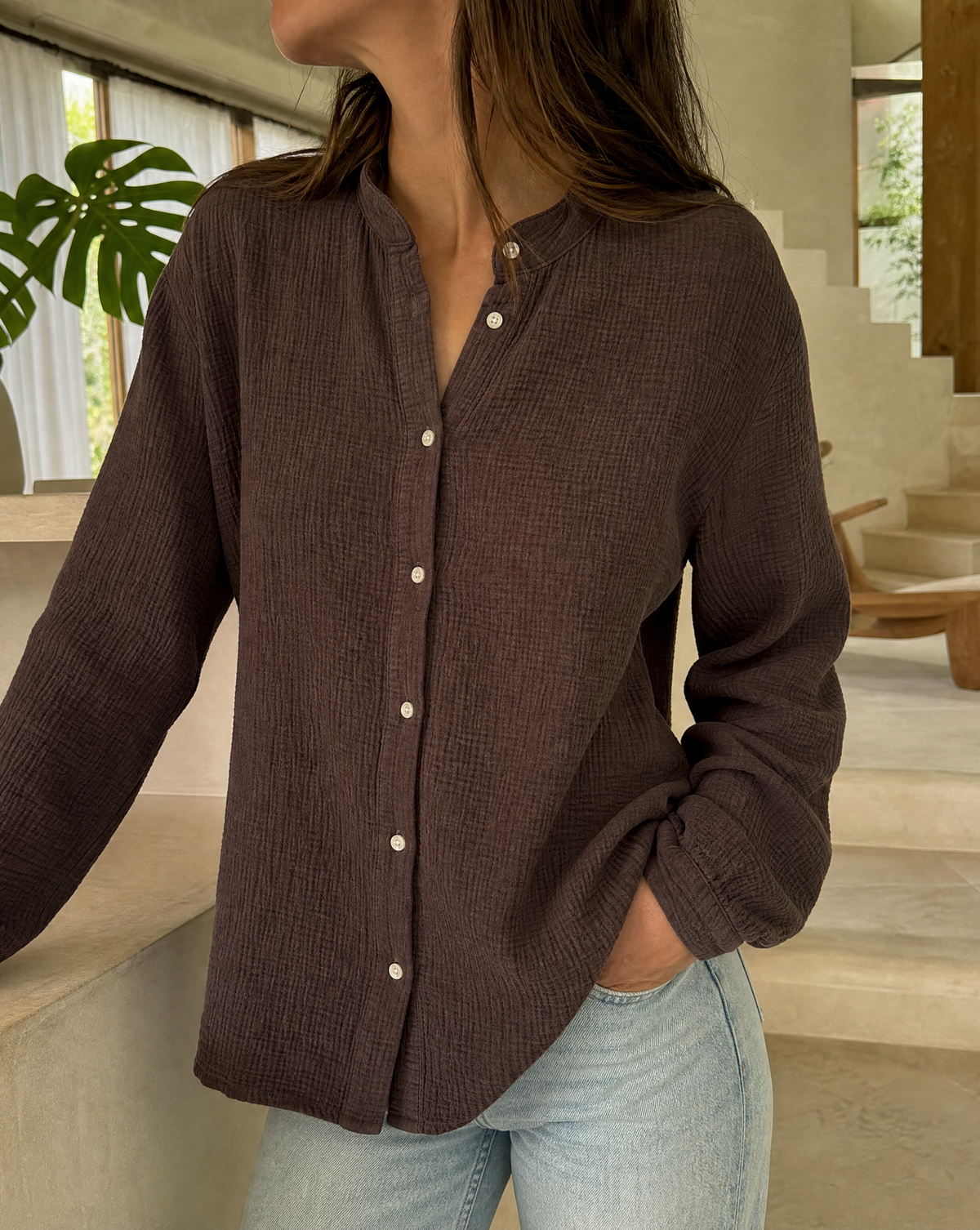 Musselinbluse Fiona Braun Nahaufnahme