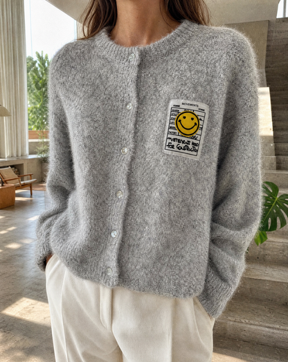 Strickcardigan Teresa Grau Tragebild Nahaufnahme