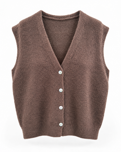 Strickweste Alpaca Hug in Braun - Packshot Vorderseite